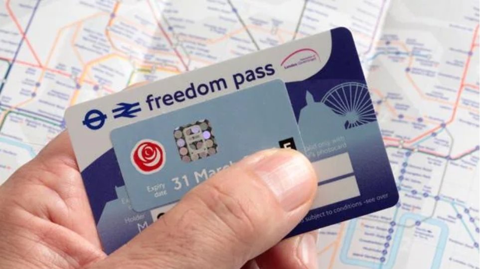 8 American карты. Uk Pass 2020. Railcard.